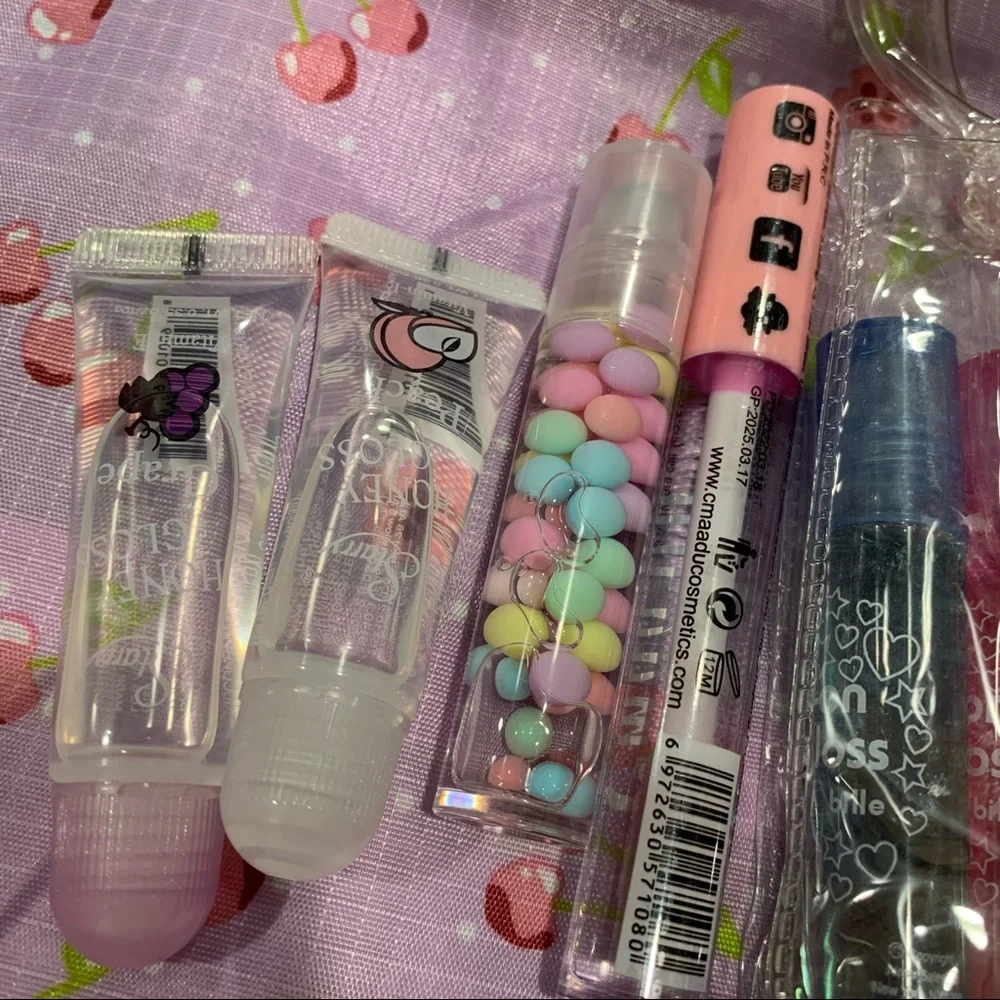 Set of 8 Clear Lip Glosses